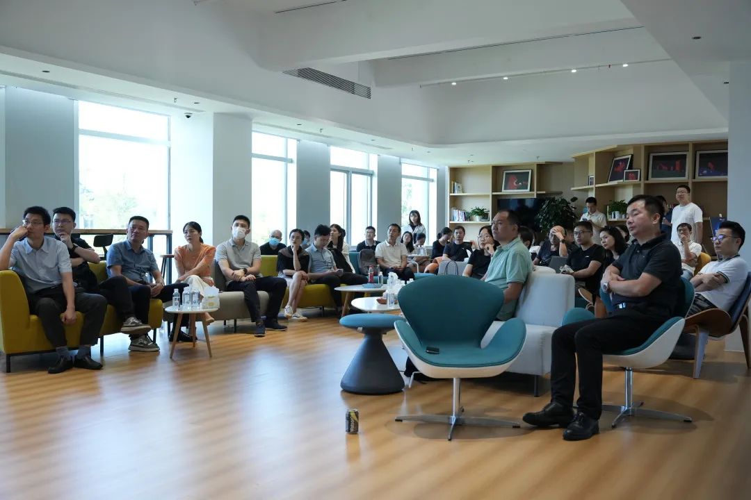 ����������ɳ���۽�LoRa������̽���ǻ�¥�����ҵ��̬��·��