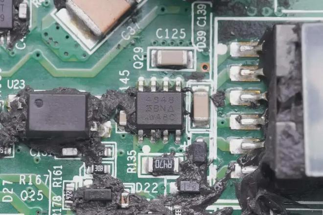 ����ʾ��΢����������������г���Ӣ����ռ�ȳ���������