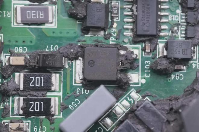 ����ʾ��΢����������������г���Ӣ����ռ�ȳ���������