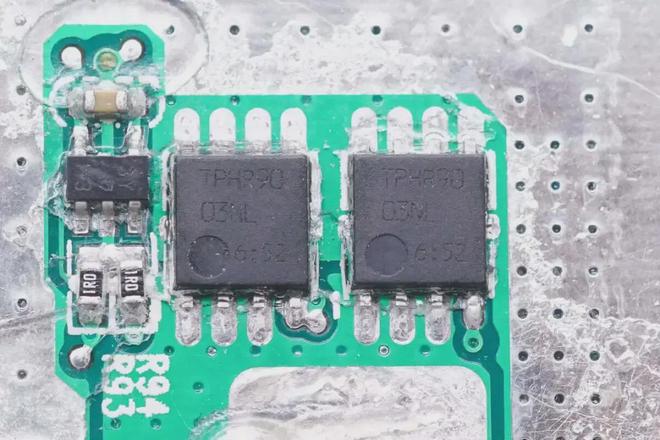 ����ʾ��΢����������������г���Ӣ����ռ�ȳ���������