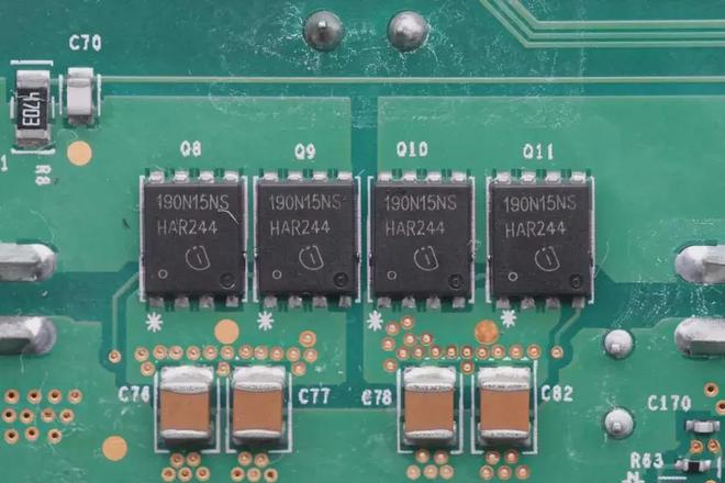 ����ʾ��΢����������������г���Ӣ����ռ�ȳ���������