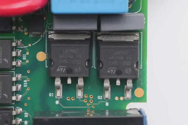 ����ʾ��΢����������������г���Ӣ����ռ�ȳ���������