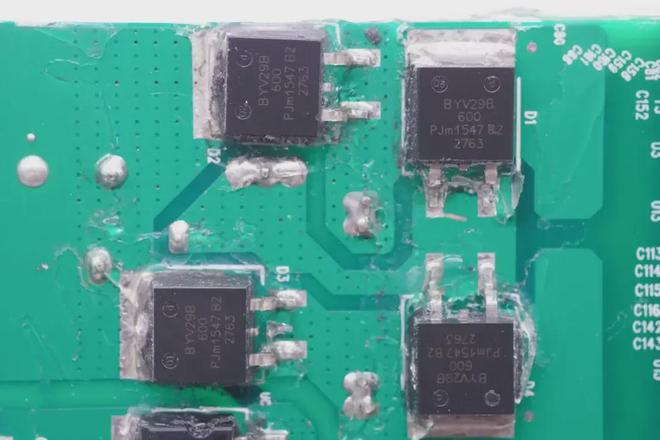 ����ʾ��΢����������������г���Ӣ����ռ�ȳ���������