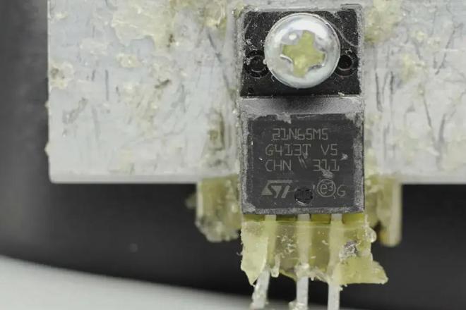 ����ʾ��΢����������������г���Ӣ����ռ�ȳ���������