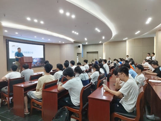 ����MCU���̰������߽����ڴ�ѧ��У�������ƽ�뵼���˲Ż�