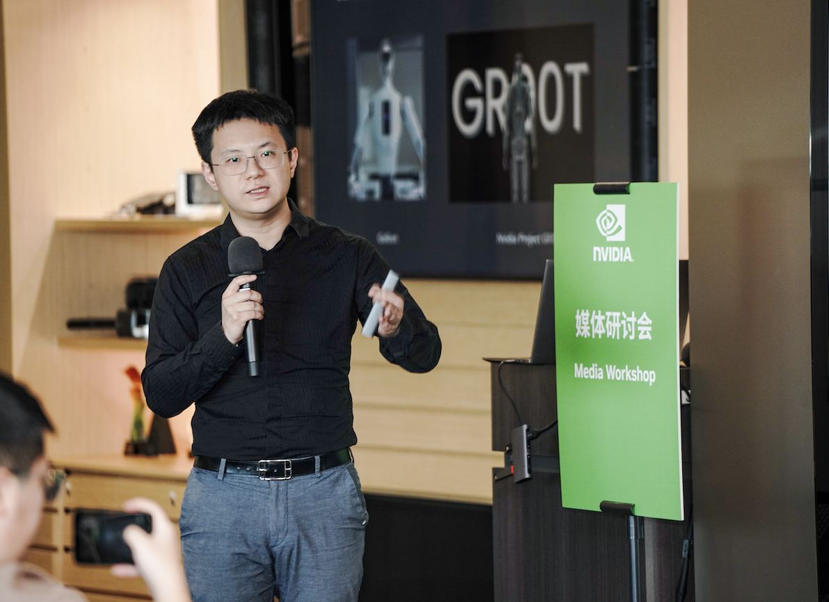 Ӣΰ���������������ƾ֣������˲�ҵ������ٷ�չ�½׶�